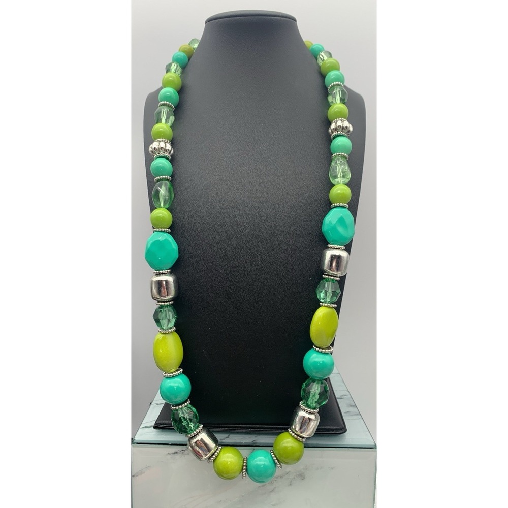 Chunky Acrylic Necklace With Silver Tone And Beautiful Green Colored Beaded 28"